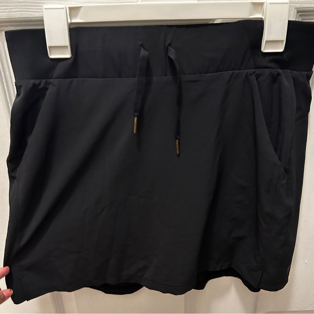 all in motion black skort